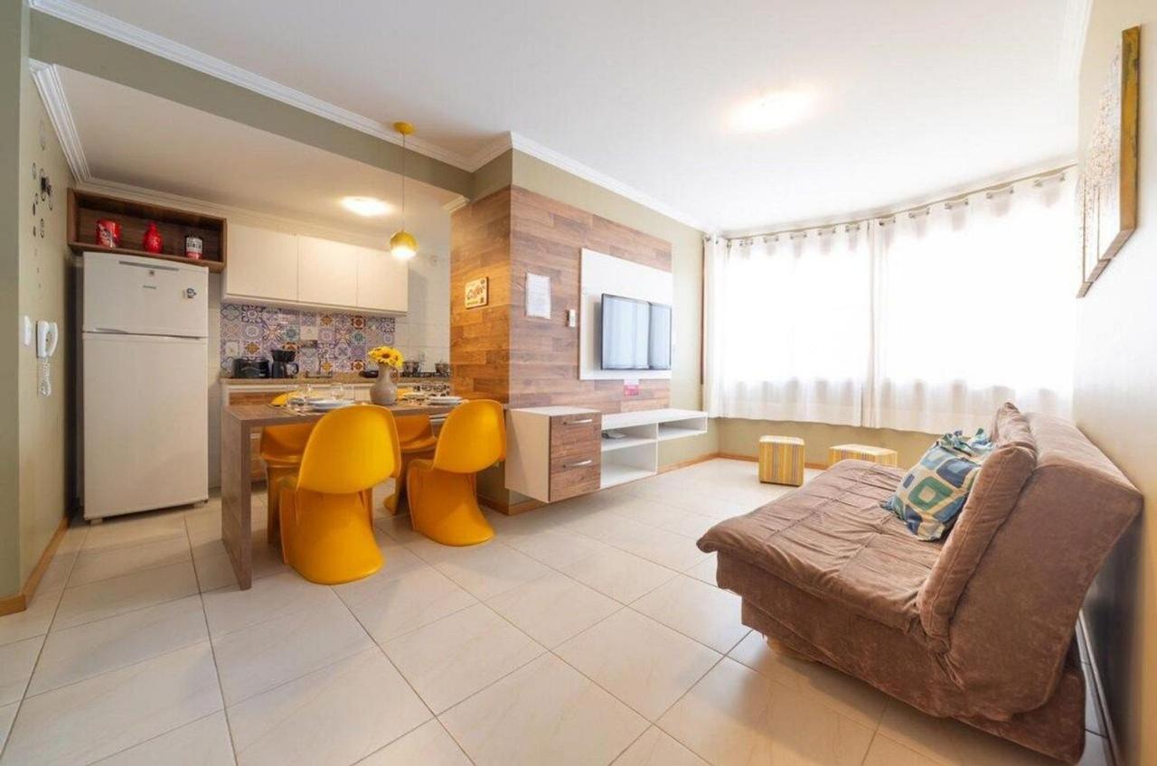 GRAMADO SOLAR REAL - 2 apts de 2 quartos no mesmo prédio, cada um comporta até 7 pessoas - IDEAL PARA GRUPOS - central - IDEAL PARA ANDAR A PÉ - nesta plataforma desde janeiro de 2015, oferecemos CREDIBILIDADE - seu PET é bem-vindo - GARAGEM COBERTA Extérieur photo