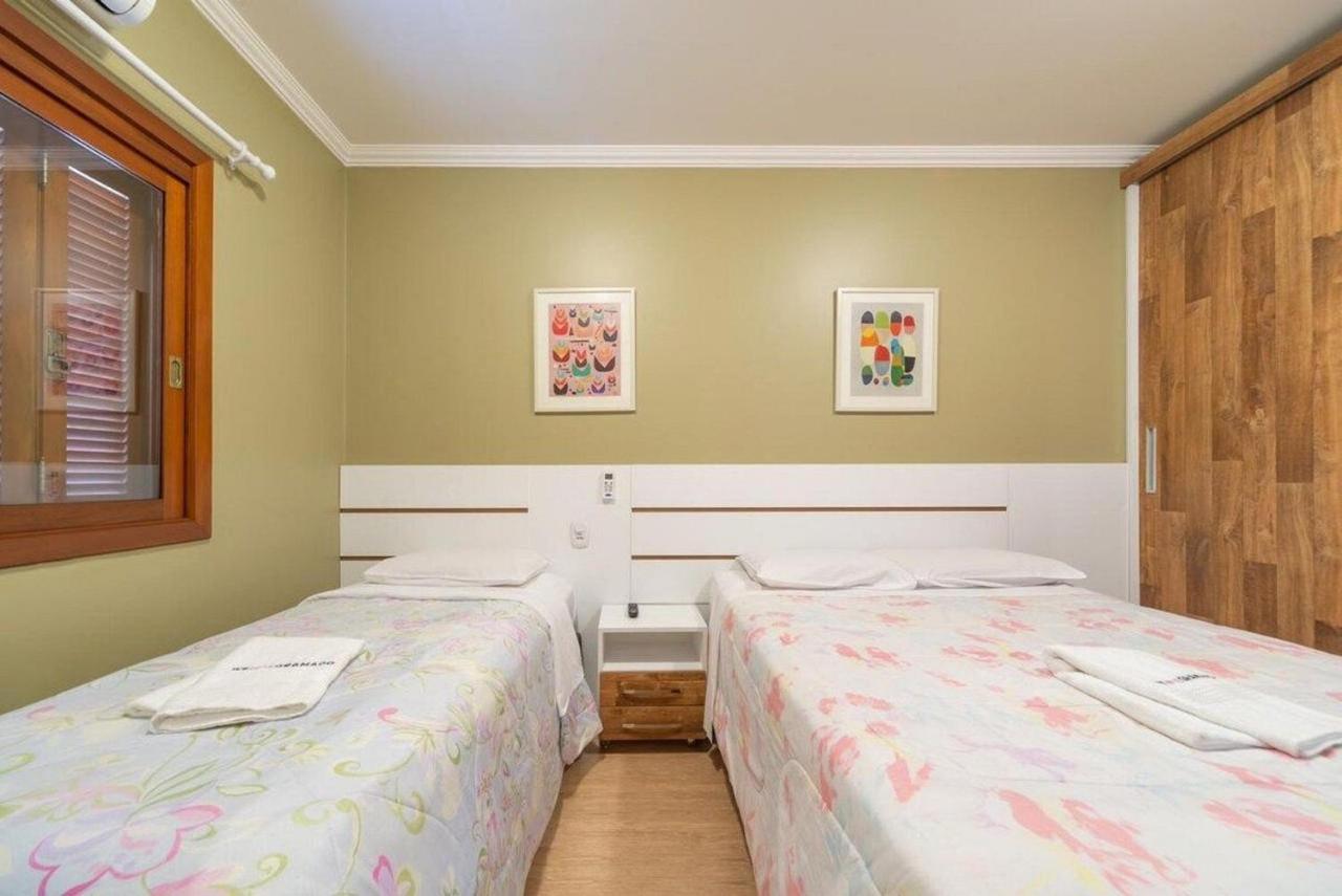 GRAMADO SOLAR REAL - 2 apts de 2 quartos no mesmo prédio, cada um comporta até 7 pessoas - IDEAL PARA GRUPOS - central - IDEAL PARA ANDAR A PÉ - nesta plataforma desde janeiro de 2015, oferecemos CREDIBILIDADE - seu PET é bem-vindo - GARAGEM COBERTA Extérieur photo